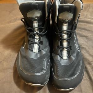 Altra Lone Peak All Weather outdoor Mid Sized US 15/UK 14/EU 50
